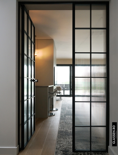 images/Usi_interior_sticla_batanta_ferro_glassen_aluminiu_3.jpg