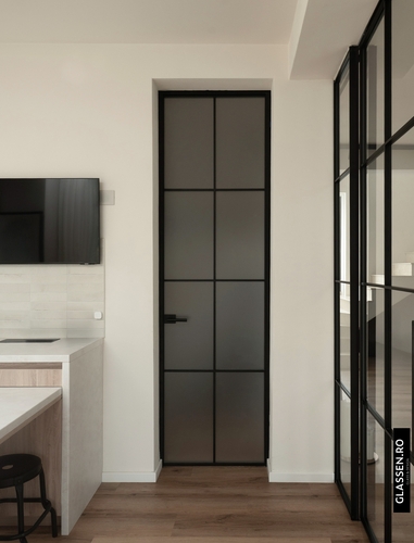 images/Usi_interior_sticla_batanta_ferro_glassen_aluminiu_5.jpg
