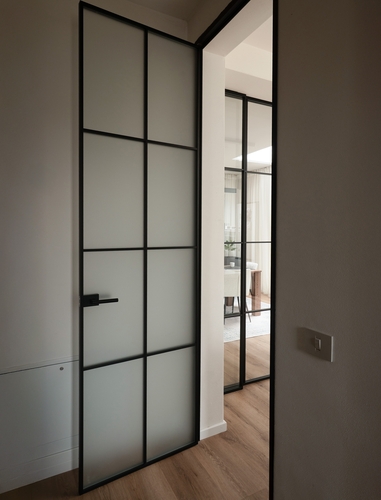 images/Usi_interior_sticla_batanta_ferro_glassen_aluminiu_6.jpg