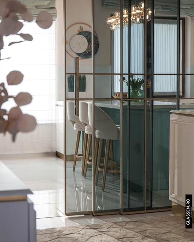 images/Usi_interior_sticla_glisante_atmo_glassen_bronze_1.jpg